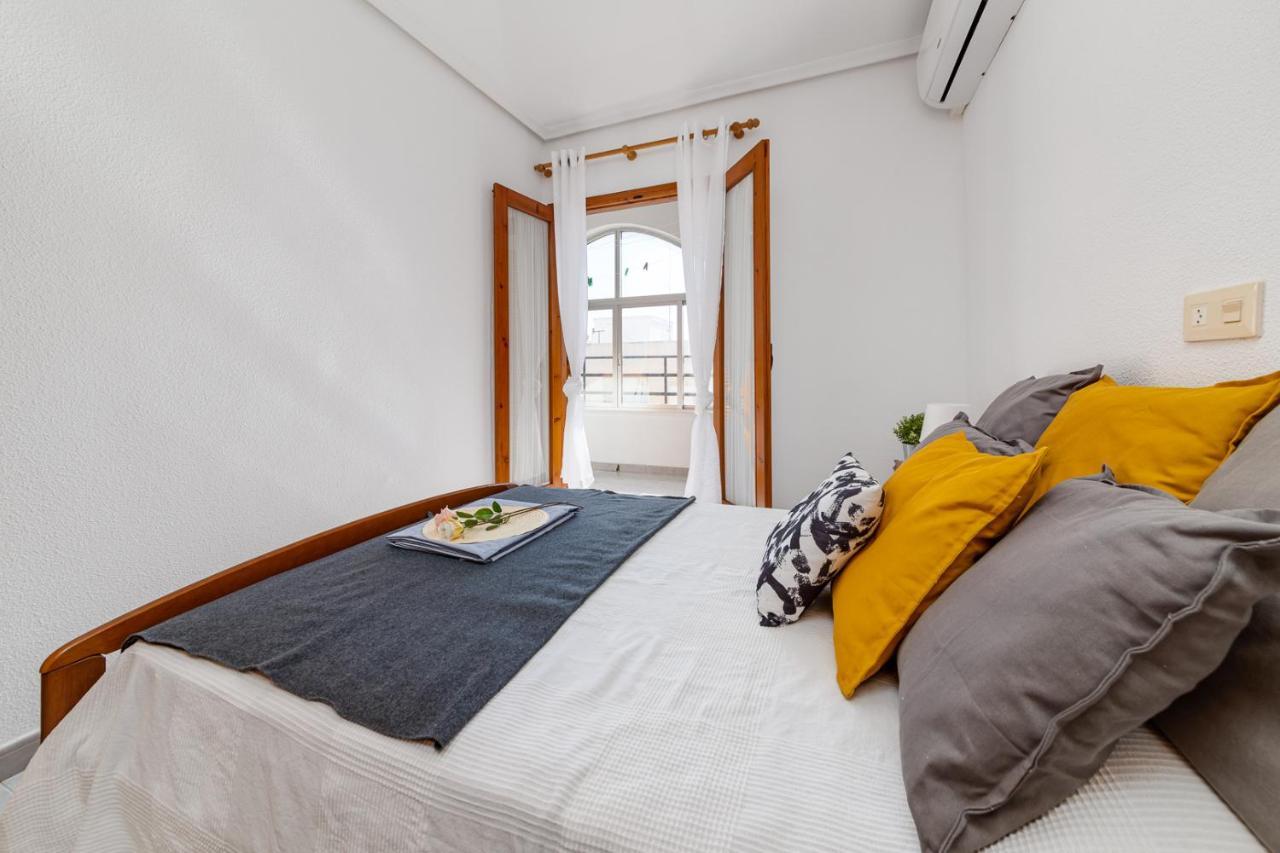 Cozy Apartment Near The Sea Torrevieja Buitenkant foto